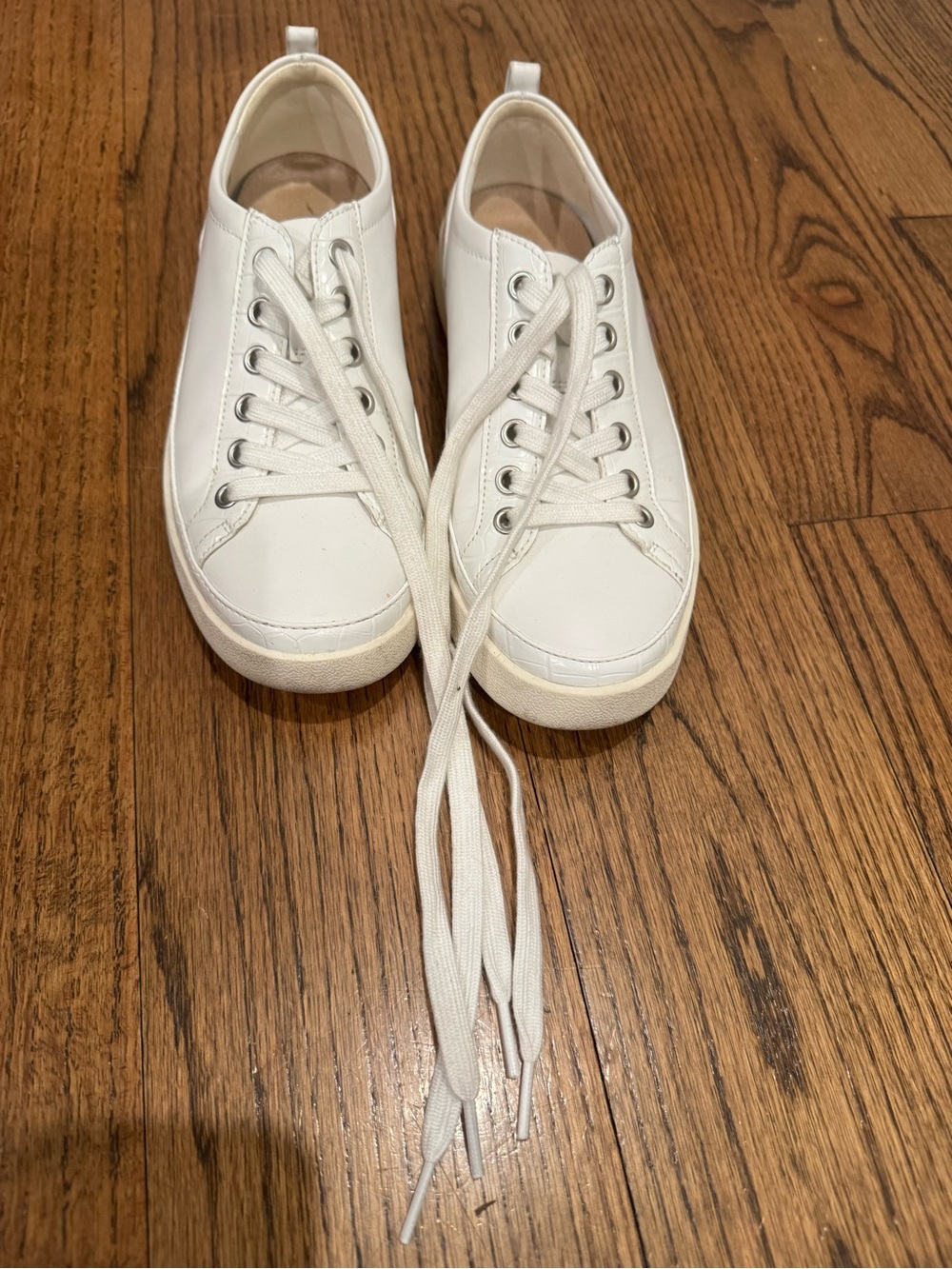 Vionic Women's Winny White Leather Sneakers